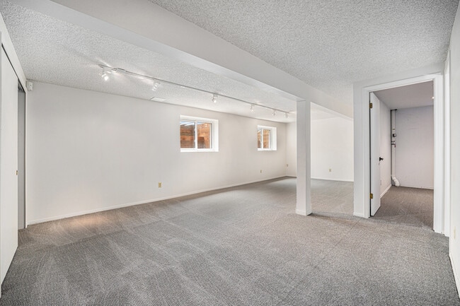 Building Photo - 7407 E Long Cir