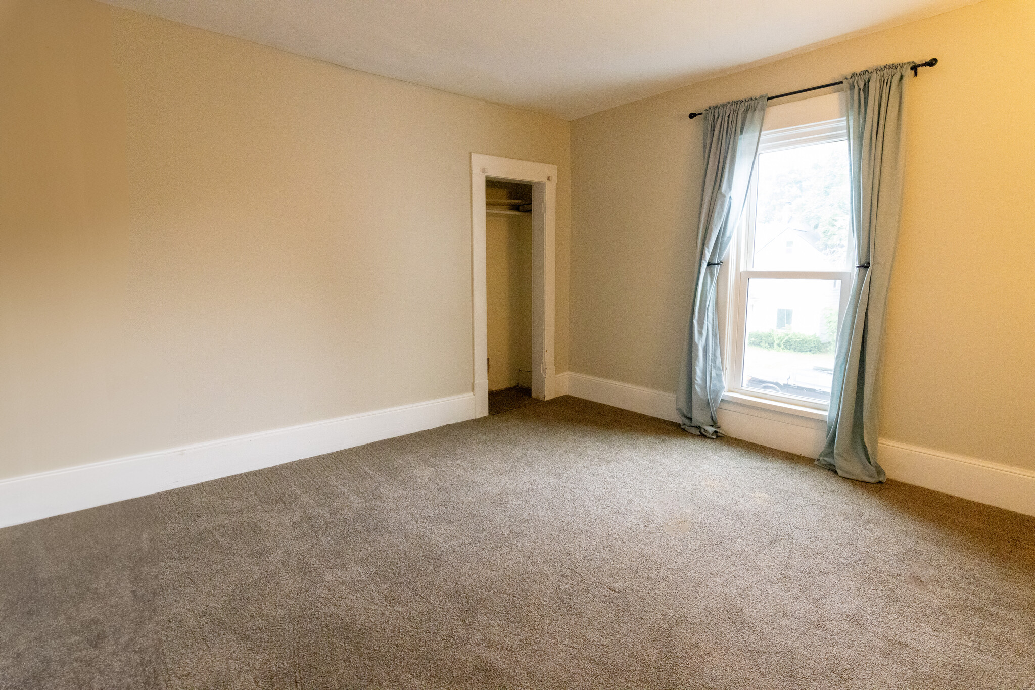 Bedroom 3 (upstairs) - 326 E Maynard Ave