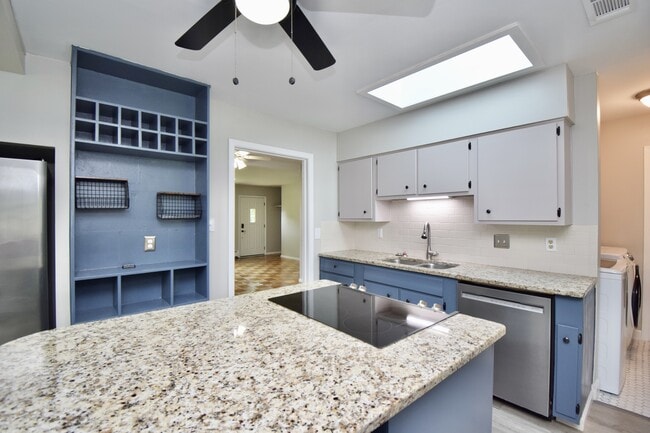 Building Photo - 12143 Audie Ct