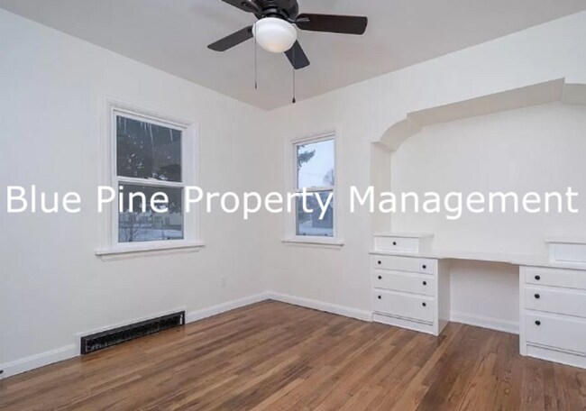 Building Photo - 375 W 18th St