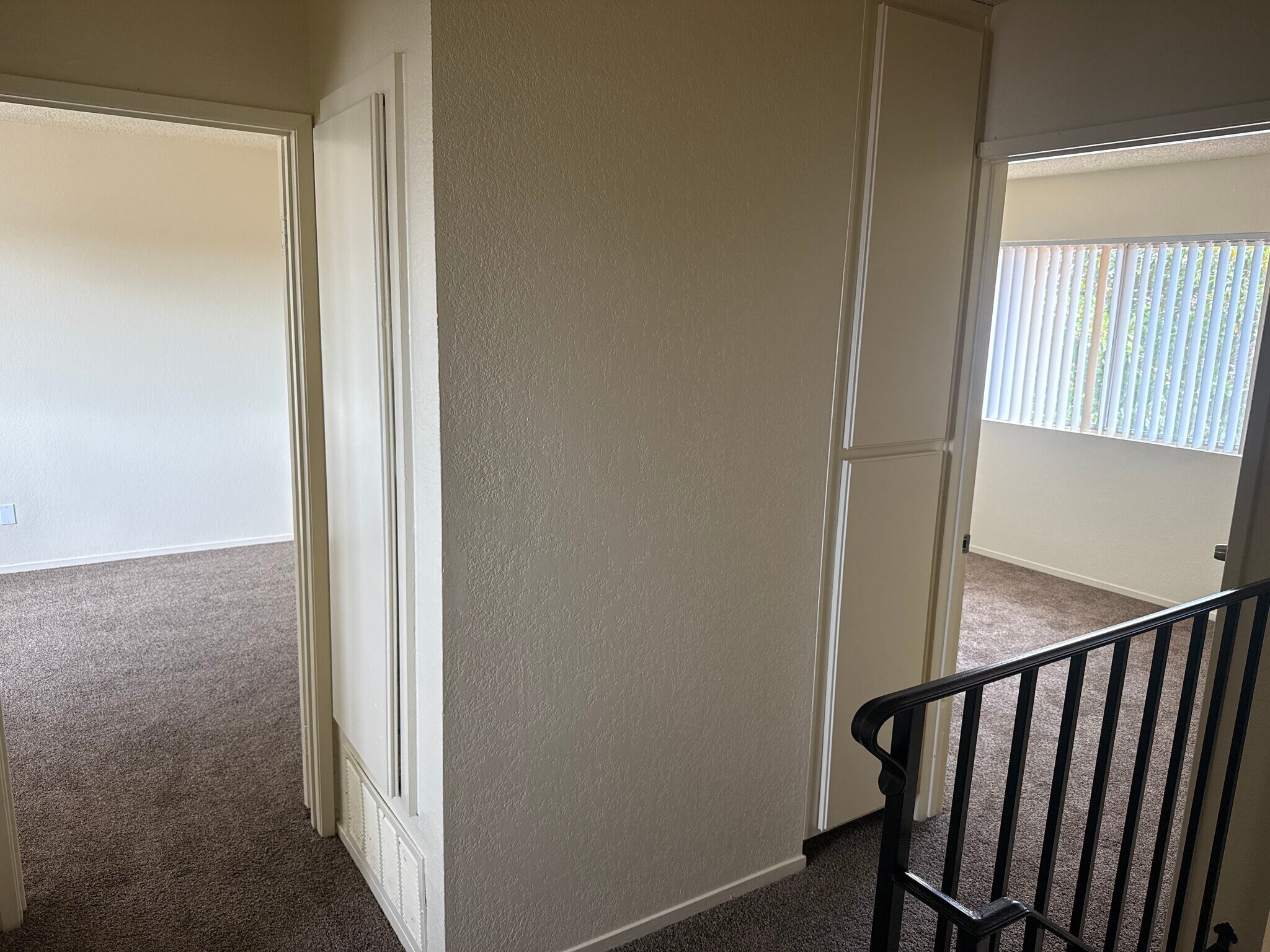 Building Photo - 701 Summerwood Ln