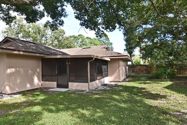 Building Photo - Spacious 3/2 bedroom home in Wildwood comm...