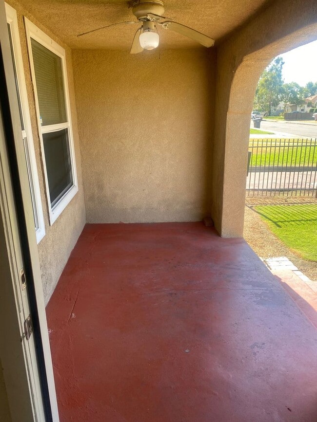 Building Photo - Darling Unit For Rent in Bakersfield