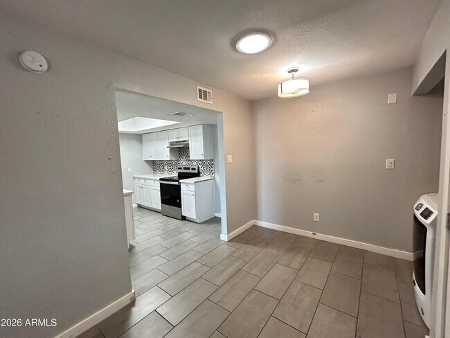 Building Photo - 9618 N 5th St