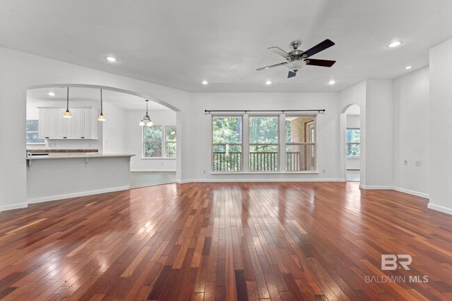 Building Photo - 219 Ridgewood Dr