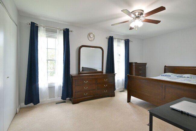 Building Photo - 1557 Scottdale Cir