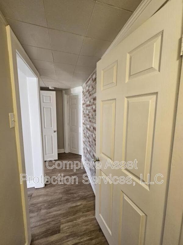 Building Photo - 1424 Parkview Ave
