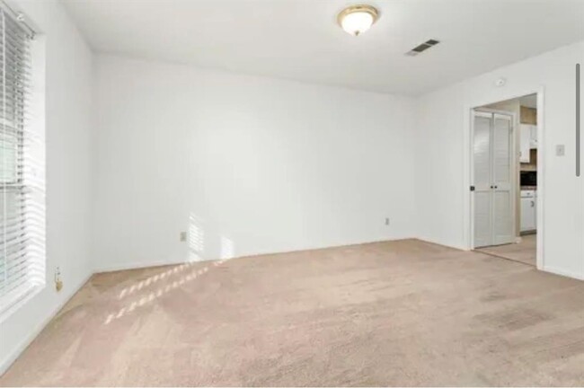 Building Photo - 6610 Marshall Pl Dr