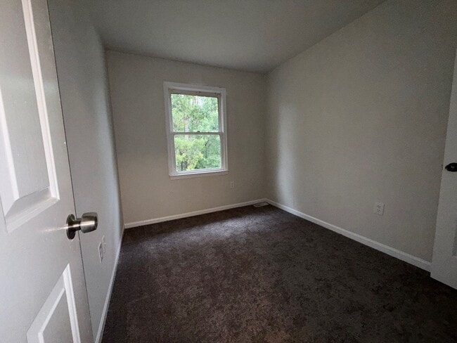 Building Photo - 3 Bedroom 1.5 Bathroom home in Elkton Md