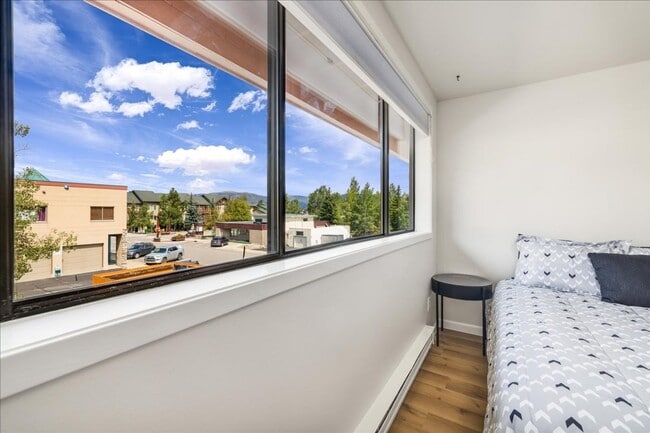 Building Photo - Long Term Rental- Cedar Lodge 218