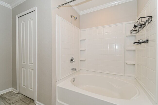 Building Photo - 2231 Pebble Point Dr