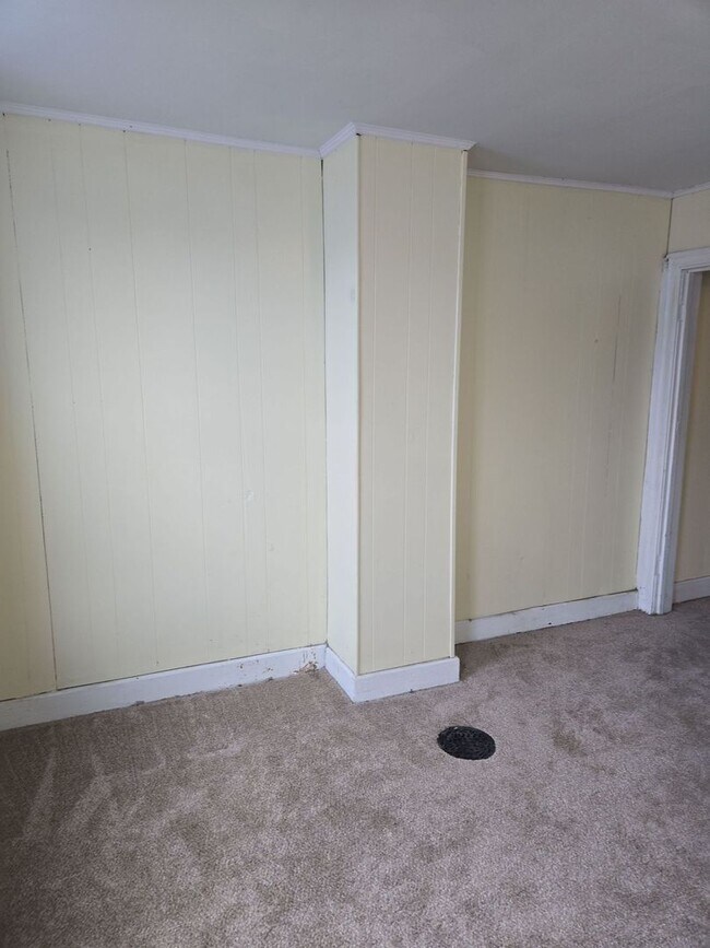 Building Photo - 2-12 Philadelphia Ave