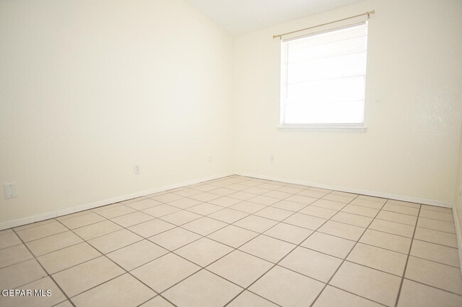 Building Photo - 5009 Sycene Ct
