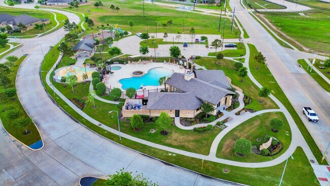 Building Photo - 20230 Creekdale Bend Dr