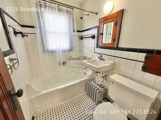 Building Photo - 2228 Norwalk St