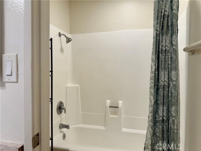 Building Photo - 6082 Fullerton Ave