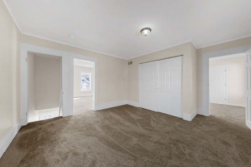 Building Photo - 204 E 2nd St