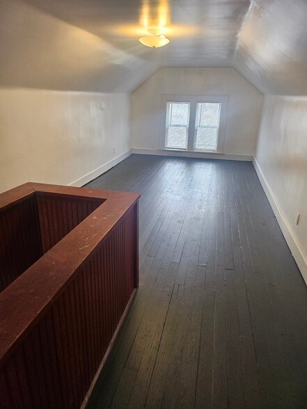 Building Photo - 967 Davis St