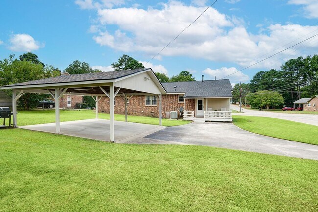 Building Photo - 2508 Canal Dr NW
