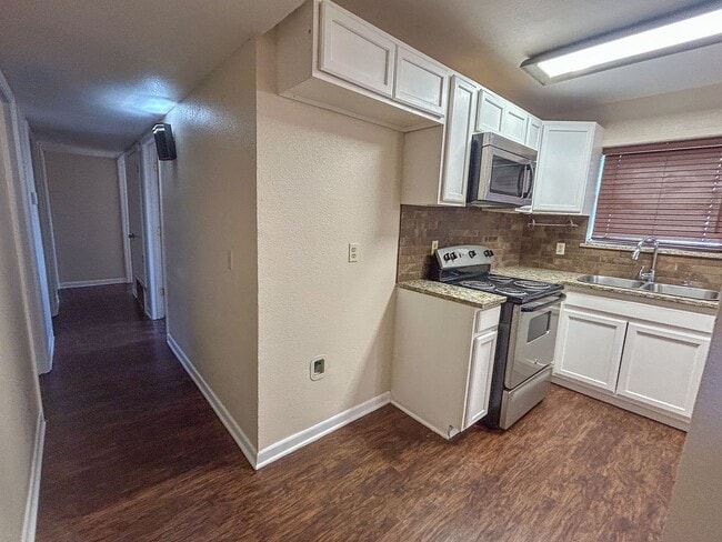 Building Photo - Charming Chico 4 bedroom 2 Bath