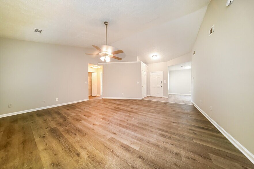 Building Photo - 5951 Old Wellborn Trce