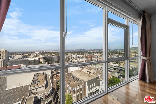 Building Photo - 3785 Wilshire Blvd