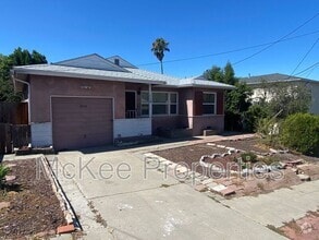Building Photo - 8709 Elden St
