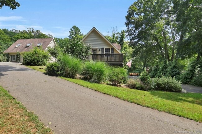 Building Photo - 19 Moodus Leesville Rd