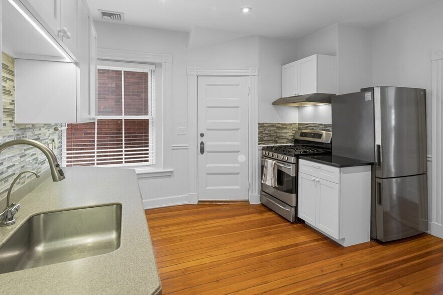 Building Photo - 15 Grovenor Rd