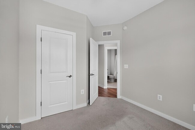 Building Photo - 1743 Autumn Maple Leaf Dr