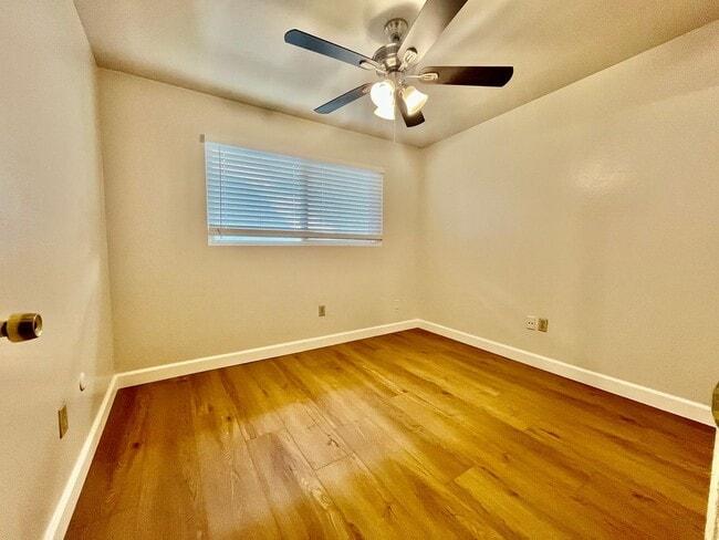 Building Photo - 3840-3842 Dove