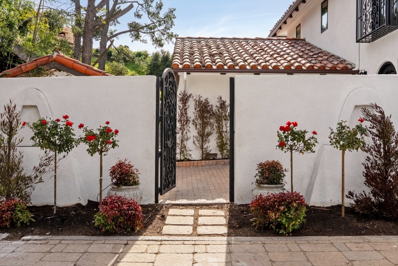 Building Photo - 10825 Savona Rd