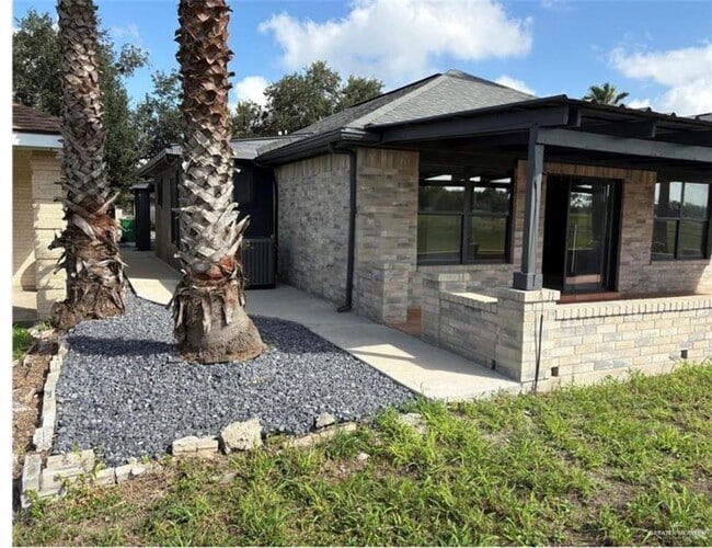 Building Photo - 12 Ashley Dr