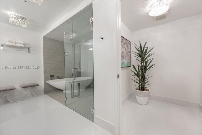 Building Photo - 300 Sunny Isles Blvd