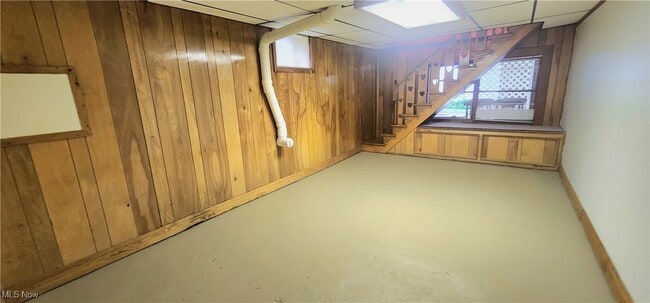 Building Photo - 9090 Radcliffe Rd