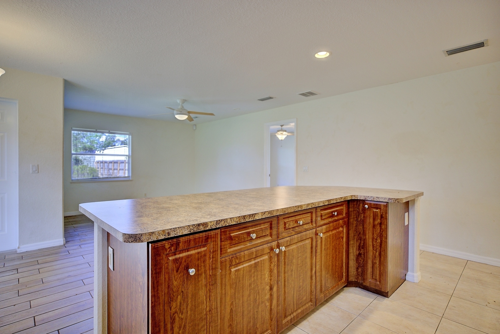 Building Photo - 221 Beech Way NW