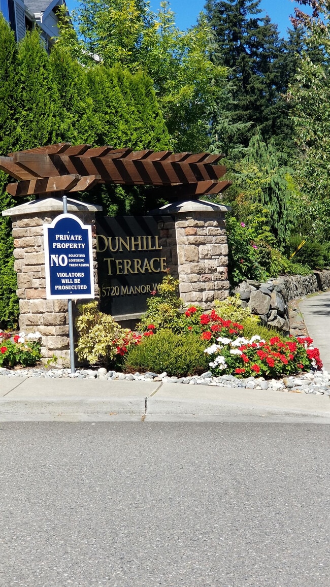 Building Photo - 15720 Manor Way