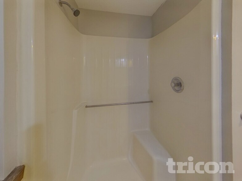 Building Photo - 4905 Independence St