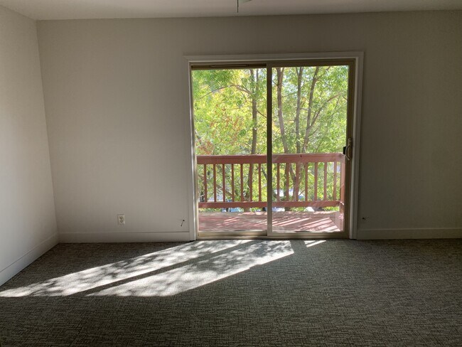 Building Photo - 167 Lincoln Way