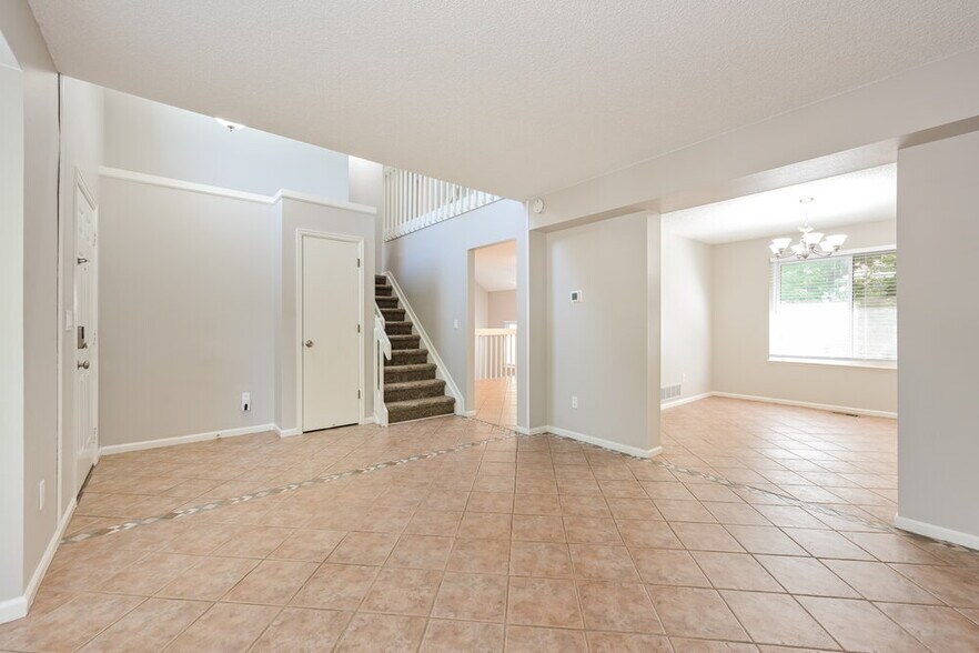 Building Photo - 17210 Niwot Pl