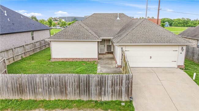 Building Photo - 3100 SW Featherston Rd
