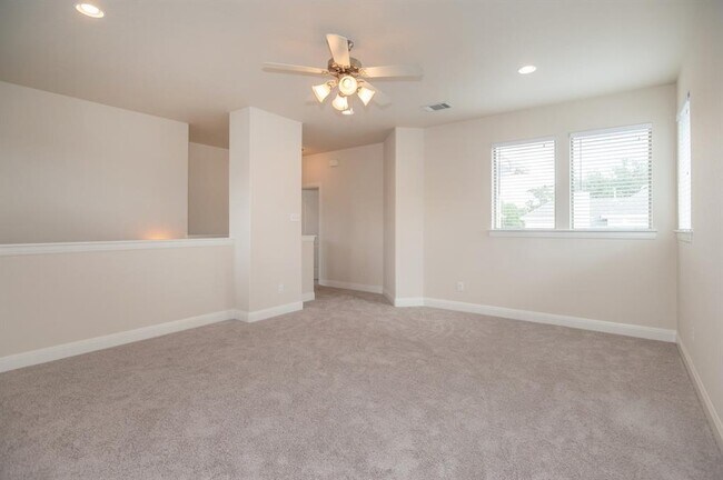Building Photo - 6708 Menchaca Rd