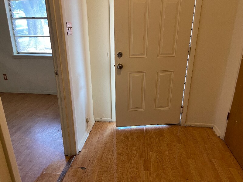 Building Photo - 2111 Scripture St