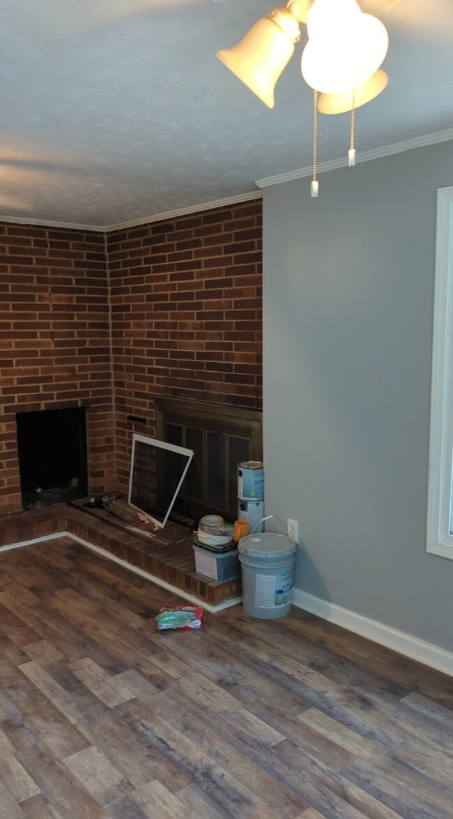 Corner Living room w/fireplace - 2226 shady grove road