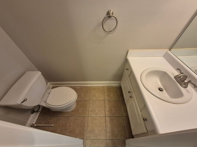 Building Photo - Bright and Spacious 3BR/2.5BA Townhome in Prime Lawrenceville Location