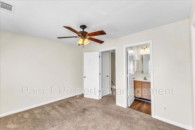 Building Photo - 1304 Dieter St