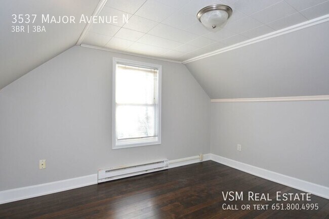 Building Photo - JUST REMODELED - 3 Bed 3 Bath Home Availab...