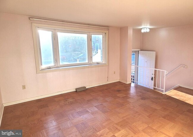 Building Photo - 934 Regina Dr