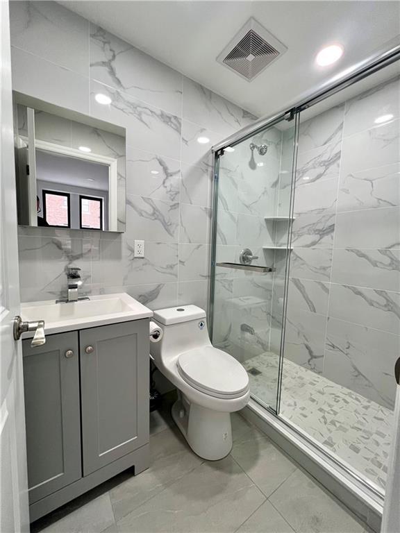 Building Photo - 186 Erasmus St