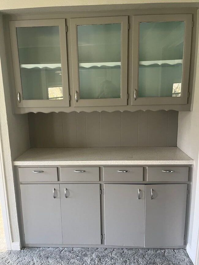 Building Photo - 2 bedroom 2 bath Country House with Big Den